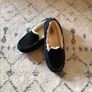 Black UGG Ansley Slipper sz 8 LIKE NEW